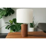 Aurora bordlampe med trebase og offwhite skjerm