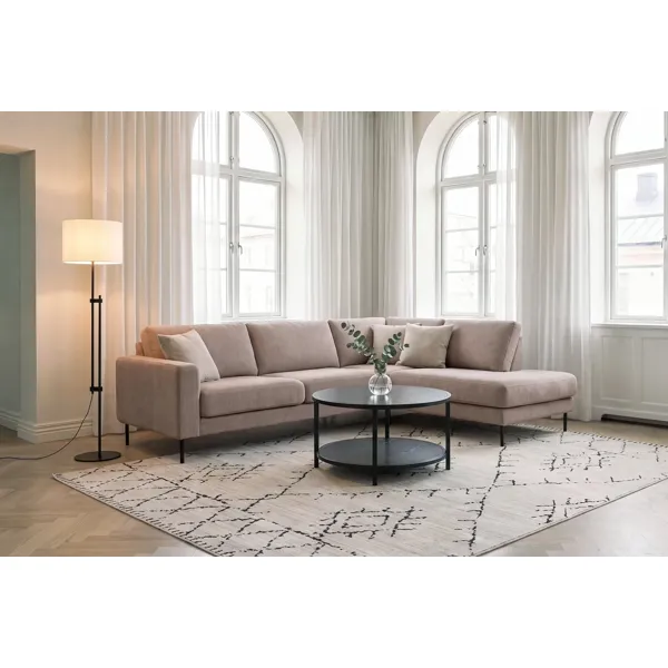 Como hjørnesofa i beige tekstil med sorte metallben