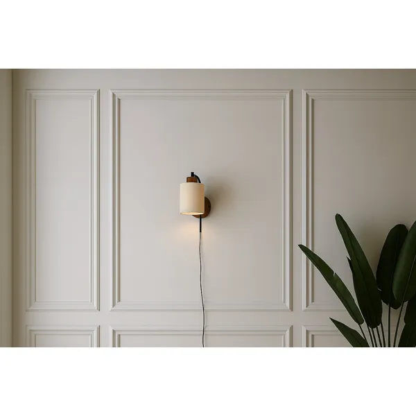 Franklin vegglampe i brunbeiset tre med beige skjerm