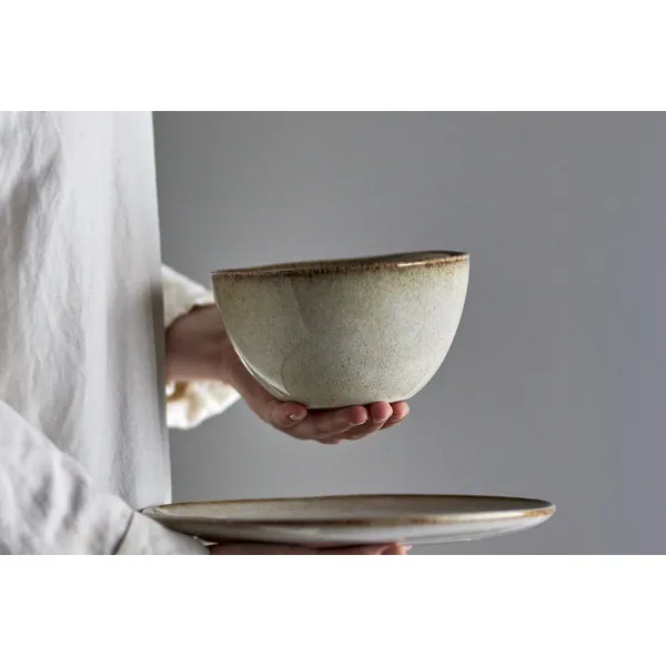 Sandrine bolle i beige keramikk