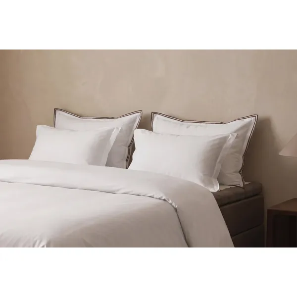 Serene hotellputevar i hvit steinvasket bomullssateng